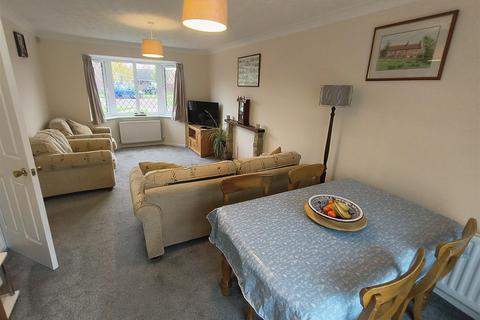 4 bedroom detached bungalow to rent, Meadow Close, Northallerton