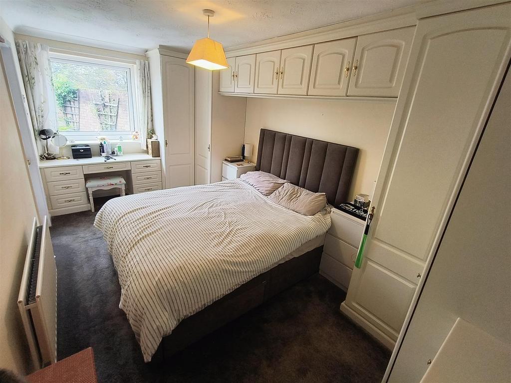 Bedroom 1.jpg