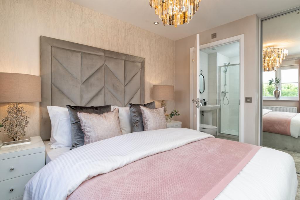 Main bedroom with en suite