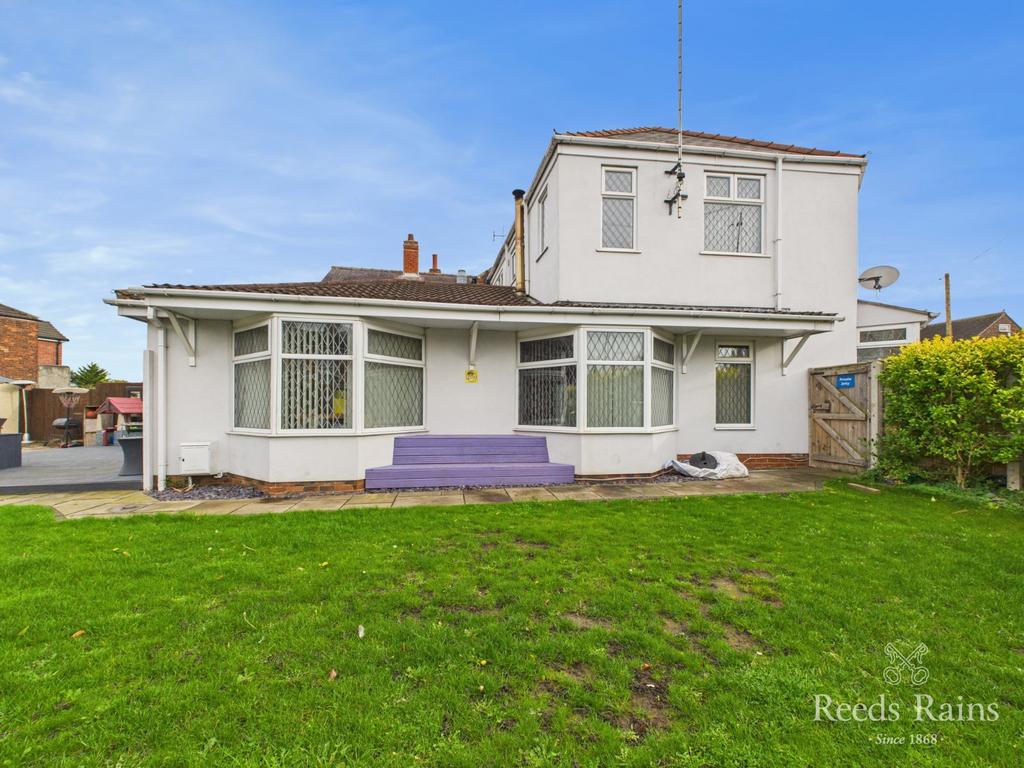 Side/Rear Garden