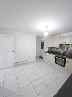 3 bedroom detached house to rent, Wenlock Way, Manchester