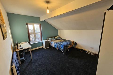 9 bedroom house to rent, Barrfield Road, Salford, Manchester