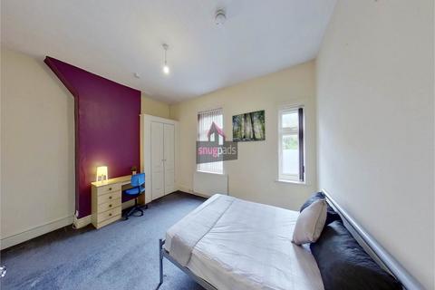 3 bedroom house to rent, Bolton Road, Salford, Manchester