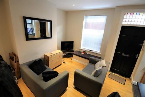 Thornville Mount, Hyde Park, Leeds, LS6 1JX