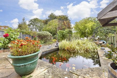11 Roosevelt Road, Dover, CT16 2BT