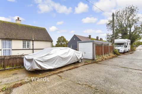 11 Roosevelt Road, Dover, CT16 2BT