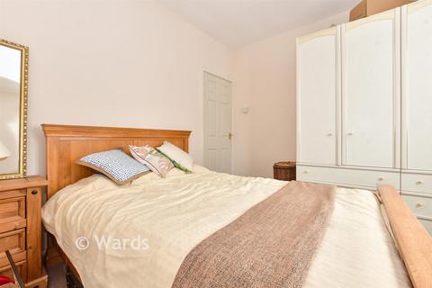 11 Roosevelt Road, Dover, CT16 2BT