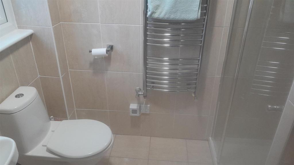 Bedroom 1 en suite