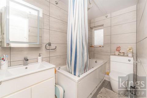 4 Inverness Road, London, N18 2EE