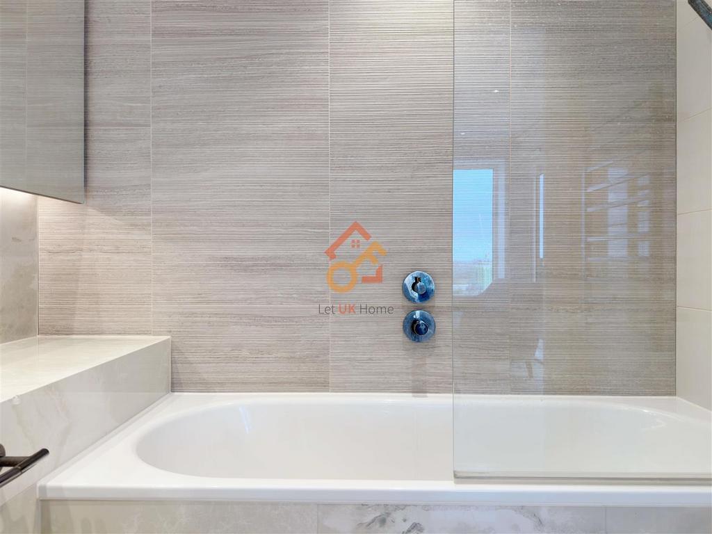 ???? 2025-11-03 115643 493.jpg