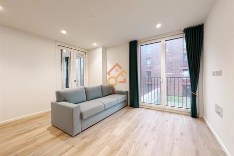 1 bedroom flat to rent, Curlew House, 1 Hawser Lane, London E14