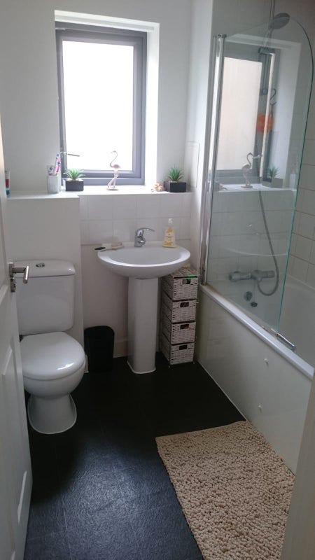 Emerald walk - room 2 Bathroom.jpg