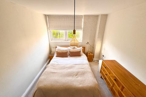 2 bedroom flat for sale, Schoolhouse Yard, Bloomfield Road, Woolwich, London, SE18 7JD