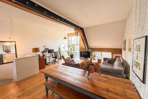 2 bedroom flat for sale, Schoolhouse Yard, Bloomfield Road, Woolwich, London, SE18 7JD