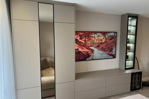 undefined, Rialto, Canal Side, Maidenhead, SL6