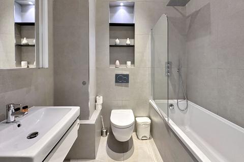 undefined, Wellington Street, Slough, Berkshire, SL1