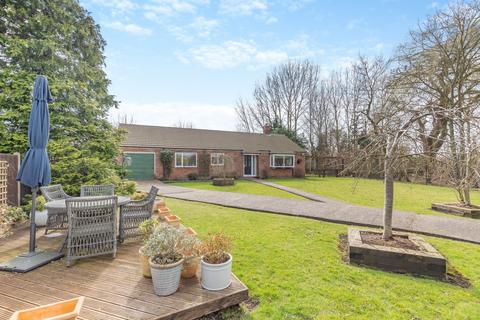 6 bedroom bungalow for sale, Great North Road, Stotfold, Hitchin, Hertfordshire