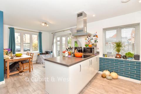 3 bedroom detached house for sale, Utah Close, Fareham PO14