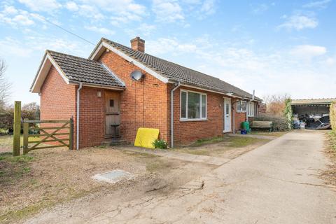 6 bedroom bungalow for sale, Great North Road, Stotfold, Hitchin, Hertfordshire
