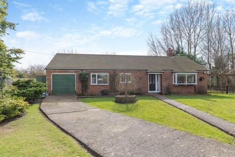 6 bedroom bungalow for sale, Great North Road, Stotfold, Hitchin, Hertfordshire