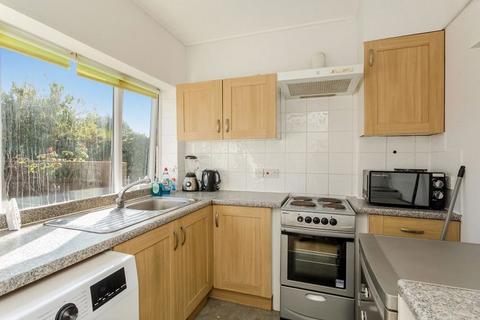 2 bedroom flat to rent, Highdown Road, Hove, BN3 6ED.