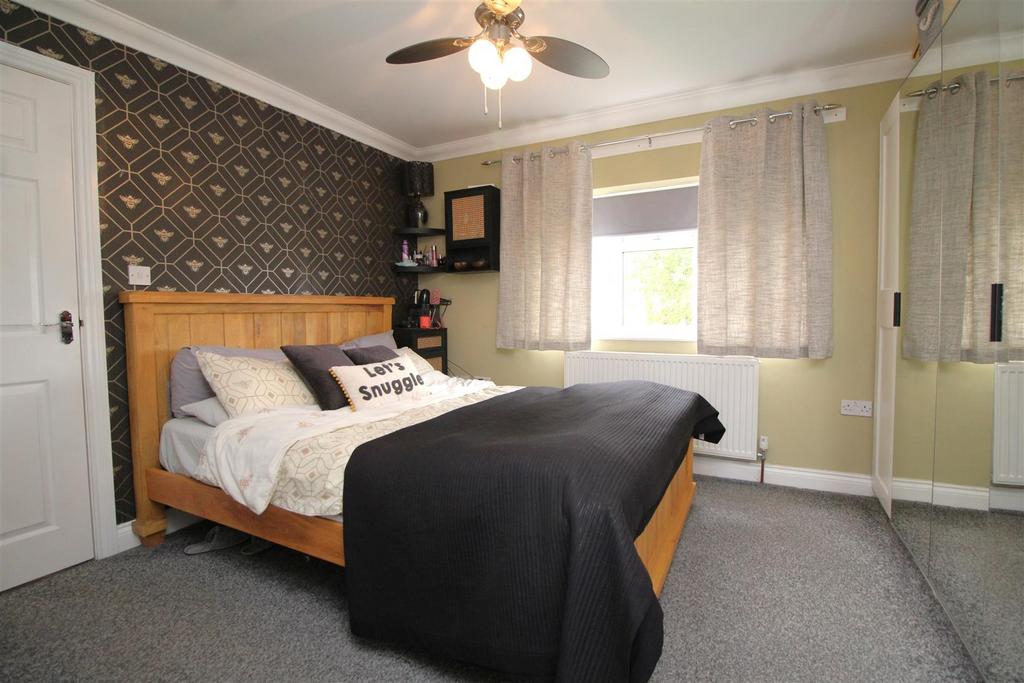 Bedroom 1 .JPG