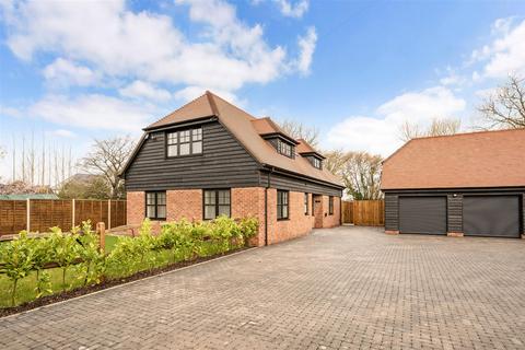 4 bedroom detached house for sale, Westergate Street, Woodgate,