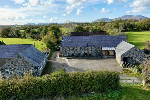 undefined, Llangybi, Pwllheli