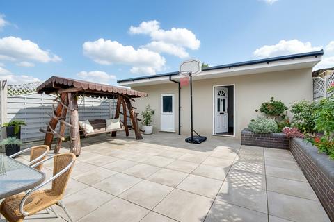 4 bedroom end of terrace house for sale, Clydesdale, Enfield, EN3