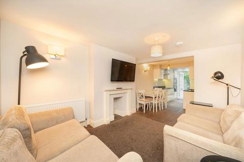 2 bedroom flat for sale, Winchester Street, London SW1V