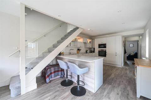 15 Cottage Grove, Surbiton, KT6 4JH