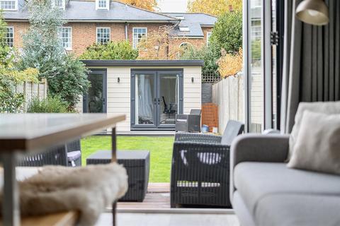 15 Cottage Grove, Surbiton, KT6 4JH