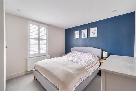 15 Cottage Grove, Surbiton, KT6 4JH