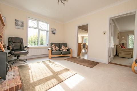 4 bedroom detached bungalow for sale, Colchester Main Road, Alresford, Colchester, CO7