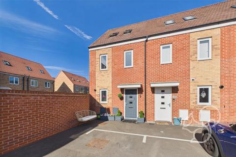 3 bedroom end of terrace house for sale, Martin Hunt Drive, Stanway