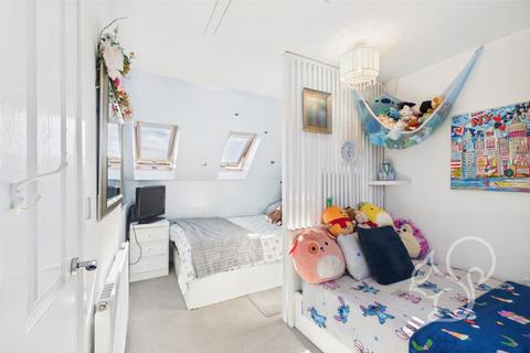 3 bedroom end of terrace house for sale, Martin Hunt Drive, Stanway