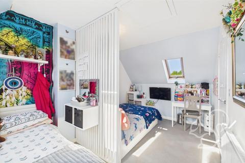 3 bedroom end of terrace house for sale, Martin Hunt Drive, Stanway