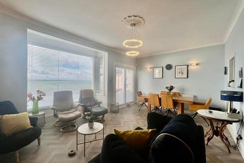 3 bedroom flat for sale, Clifton Drive, Westcliff-On-Sea