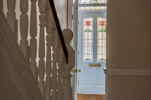 undefined, Chestnut Avenue, York