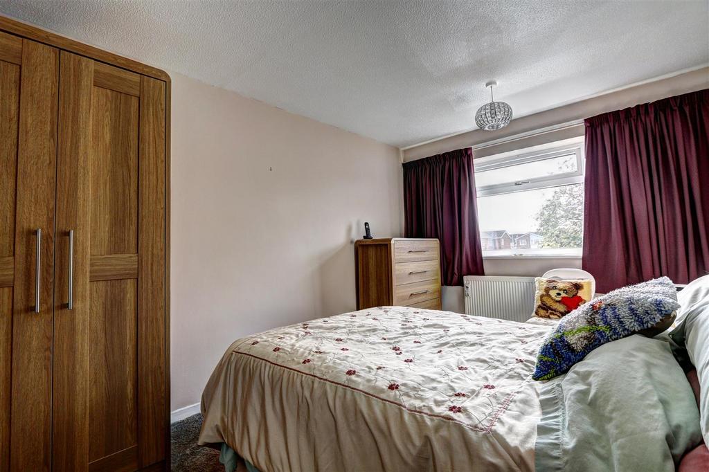 Bedroom 1.jpg