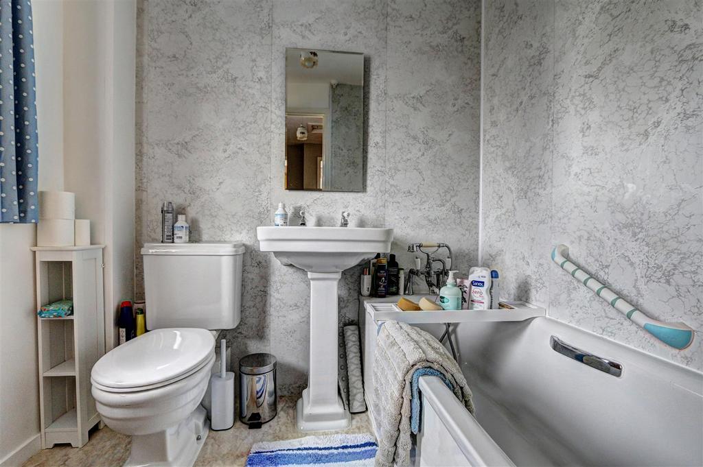 Bathroom.jpg