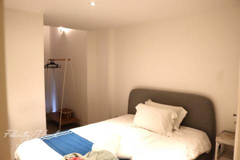 2 bedroom apartment to rent, City Road, LONDON