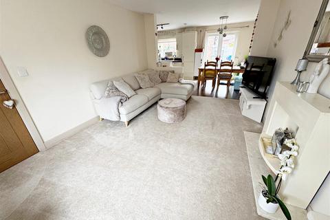 3 bedroom semi-detached house for sale, Horseshoe Close, Scartho, Grimsby, N.E. Lincs, DN33 3BA
