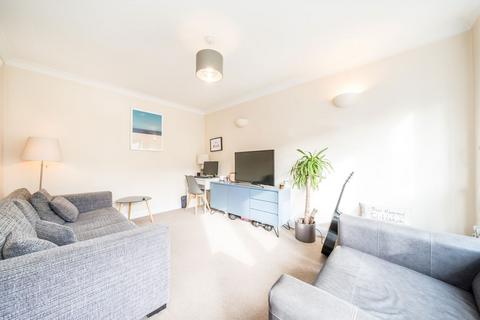 undefined, Lincoln Avenue, Twickenham TW2