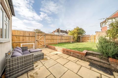 undefined, Lincoln Avenue, Twickenham TW2