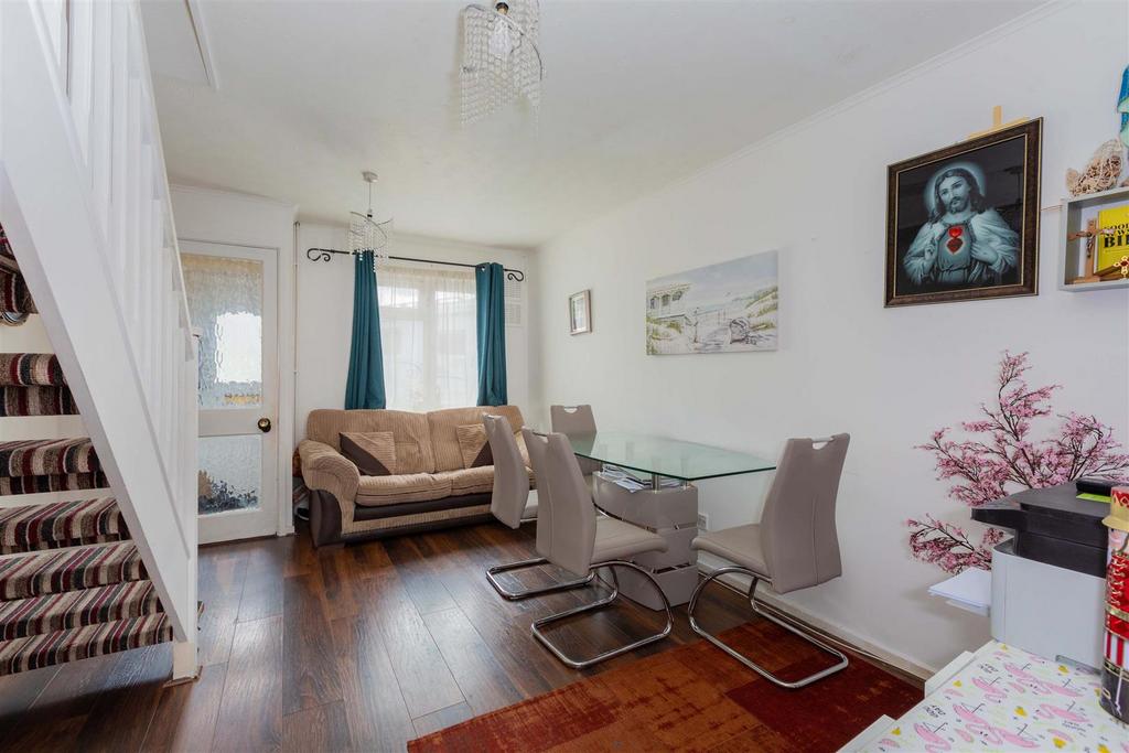 3 boulters close living room 2.jpeg