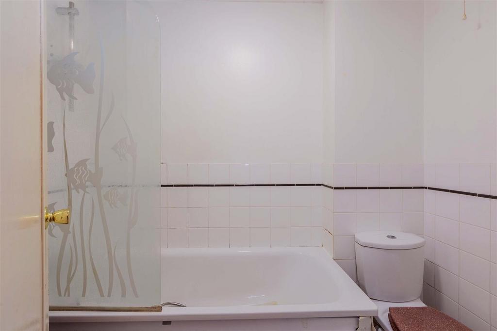 3 boulters bathroom.jpeg