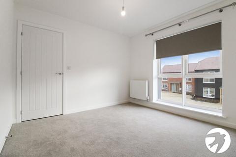 3 bedroom semi-detached house to rent, Pelsey Close, Alkerden, Ebbsfleet Valley, Swanscombe, DA10