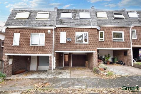 undefined, Exeter EX4