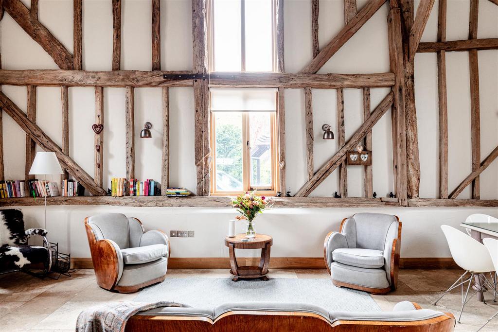 Gallops Barn-10.jpg